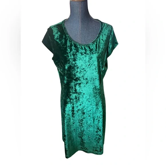 slim fit dress slacks Vintage 1990s Green Crushed Velvet Dress – Shop Stylaphile Vintage main image 1